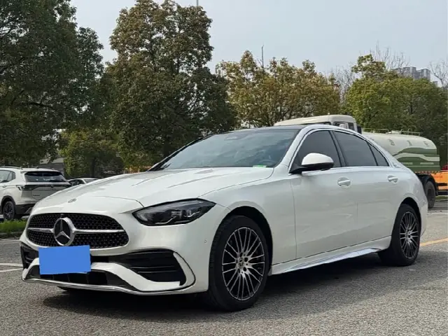 Mercedes-Benz C-Class 2025, 18 000 км