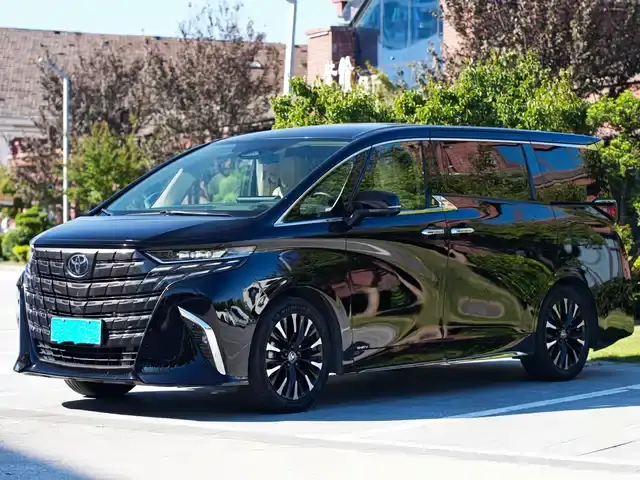 Toyota Alphard 2024, 40 000 км