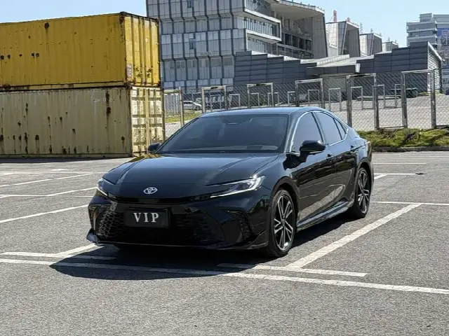 Toyota Camry 2026, 10 000 км