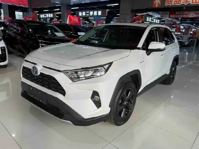 Toyota RAV4 2021, 44 000 км