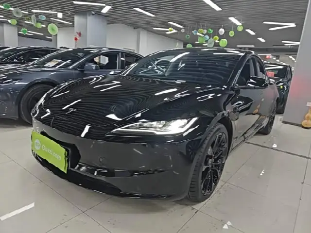 Tesla Model 3 2023, 76 600 км
