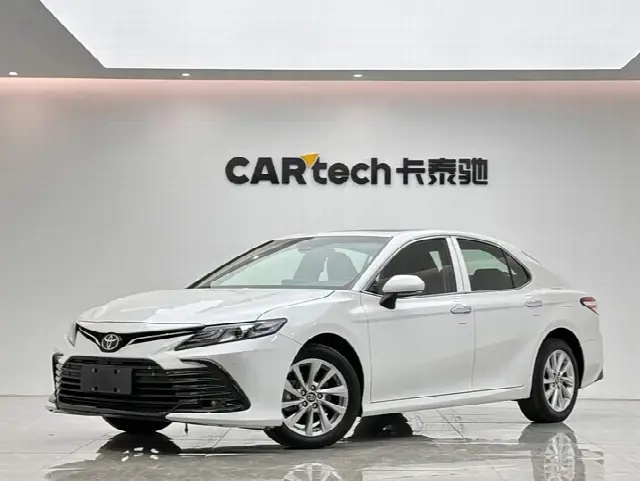 Toyota Camry 2021, 48 000 км