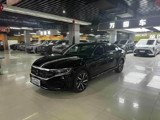 Volkswagen Passat 2023, 87 000 км