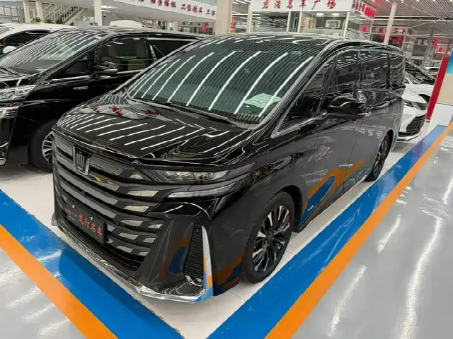 Toyota Vellfire 2024, 36 000 км