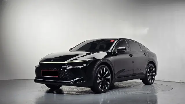 Toyota Crown 2023, новый