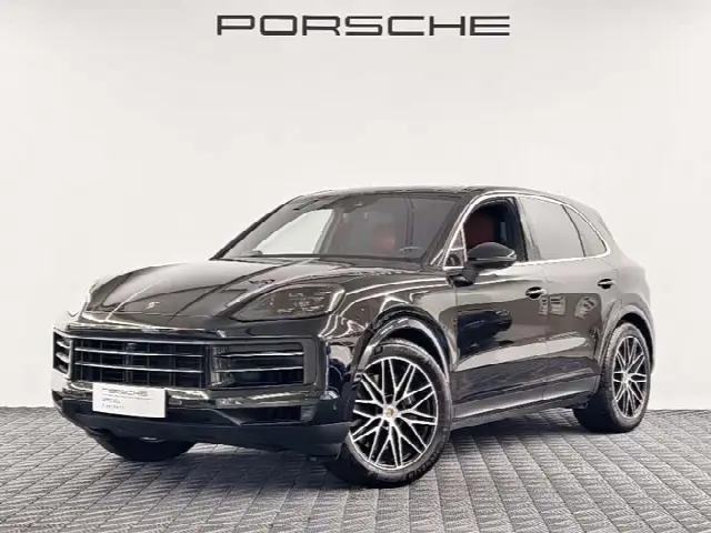 Porsche Cayenne 2024, 16 000 км
