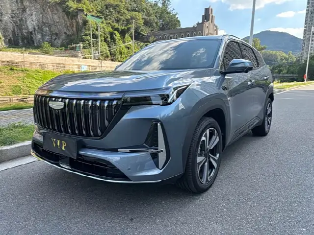 Geely Atlas L 2026, 2 300 км