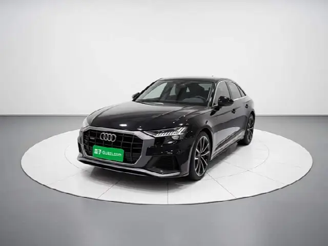 Audi Q8 2022, 21 800 км