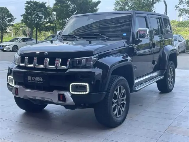 BAIC Beijing BJ40 2023, 33 900 км