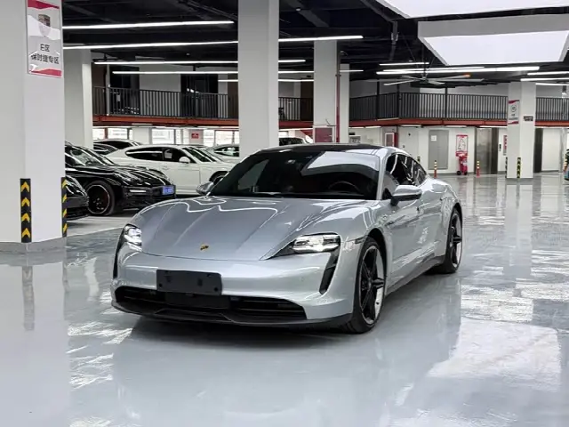 Porsche Taycan 2022, 65 000 км