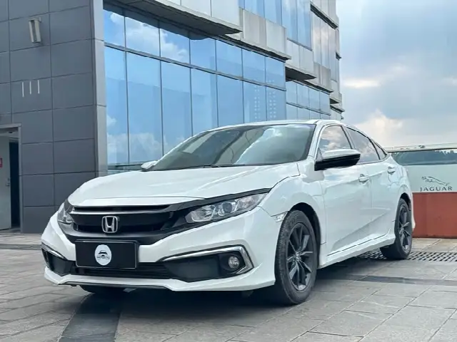 Honda Civic 2019, 70 000 км