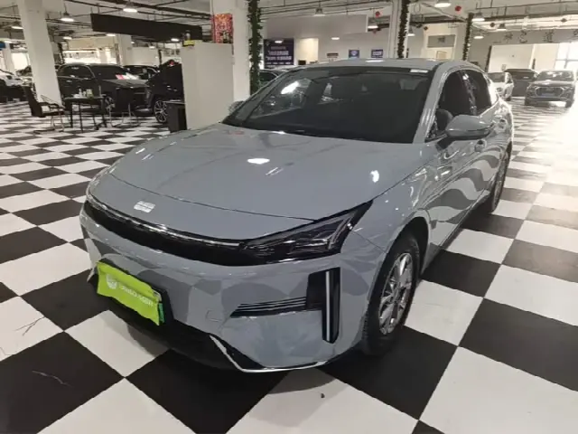 Geely Galaxy L6 2025, 4 500 км