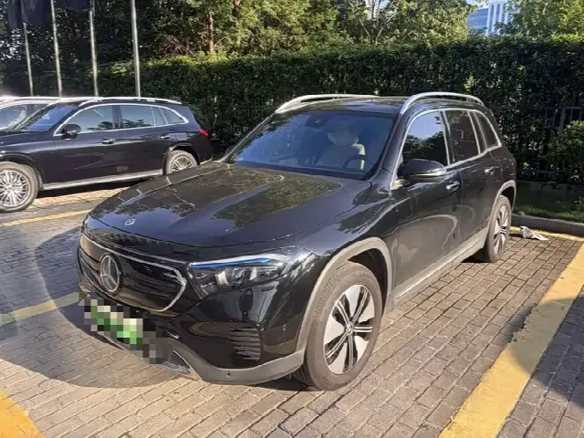 Mercedes-Benz EQB 2022, 24 000 км