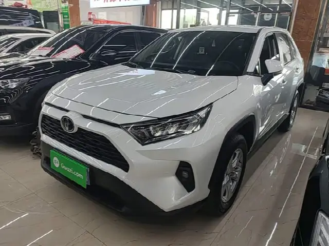 Toyota RAV4 2024, 26 900 км