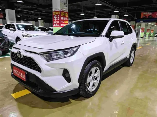 Toyota RAV4 2022, 80 000 км