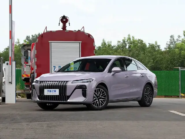 Roewe M7 DMH 2025, новый