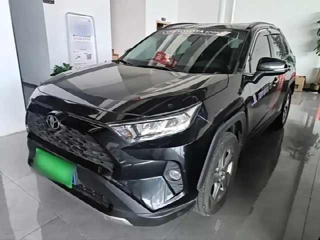 Toyota RAV4 2022, 34 900 км