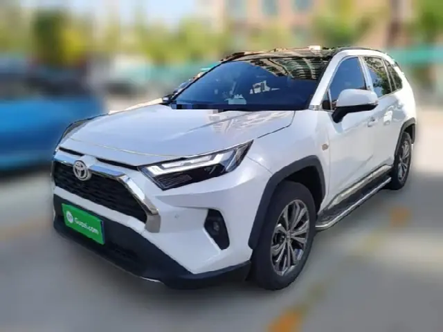 Toyota RAV4 2023, 26 600 км