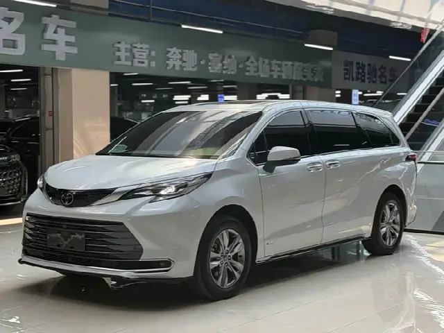 Toyota Sienna 2024, 41 000 км