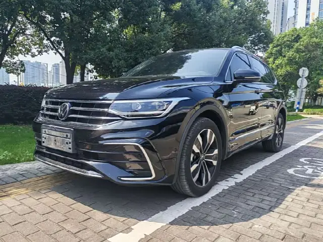 Volkswagen Tiguan L Pro 2024, 30 000 км