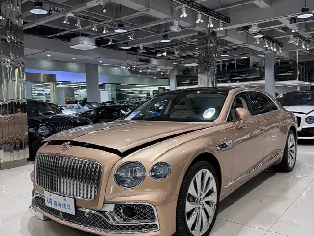 Bentley Flying Spur 2022, 20 000 км