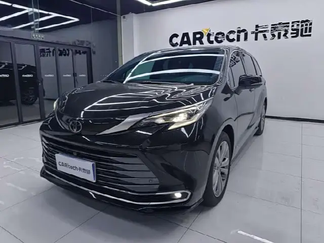 Toyota Sienna 2024, 29 800 км