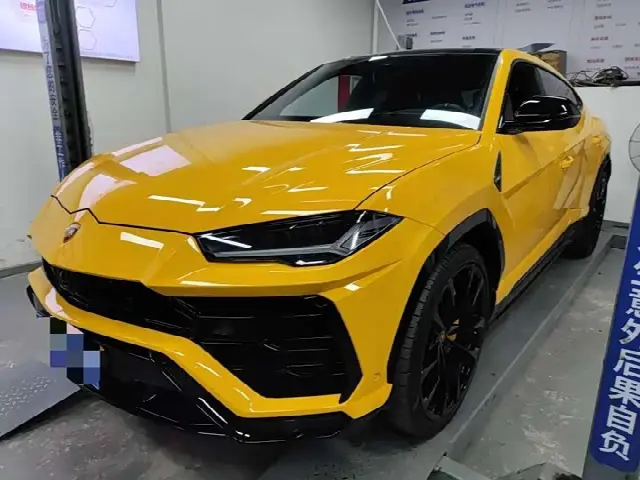 Lamborghini Urus 2021, 37 000 км