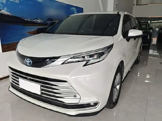 Toyota Sienna 2021, 25 600 км