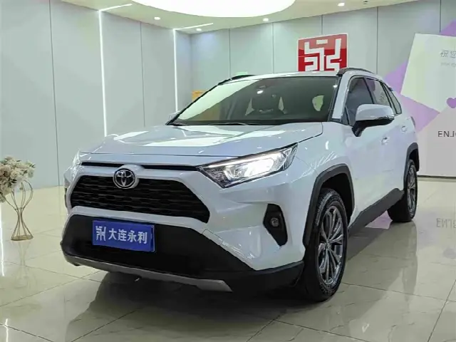 Toyota RAV4 2024, 8 000 км