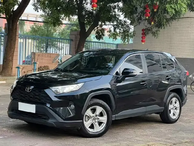 Toyota RAV4 2022, 44 300 км