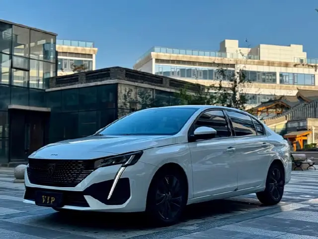 Peugeot 408 2022, 13 000 км