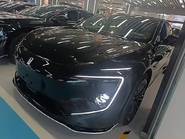 Avatr 12 2025, 13 900 км
