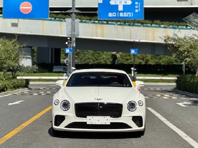 Bentley Continental GT 2024, 5 000 км