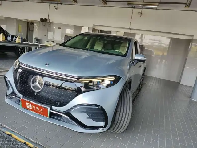 Mercedes-Benz EQS SUV 2023, 60 000 км