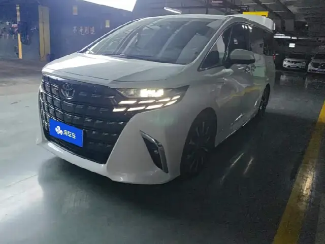 Toyota Alphard 2024, 41 100 км