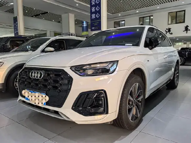 Audi Q5L 2024, 26 000 км