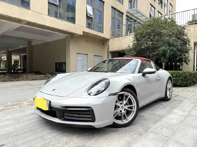 Porsche 911 2023, 9 500 км