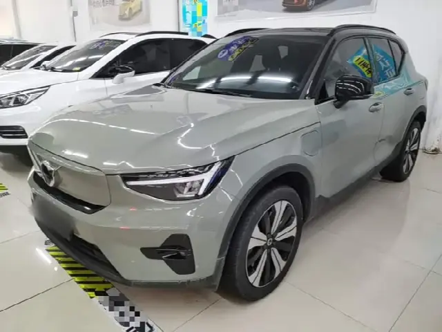 Volvo XC40 EV 2023, 15 900 км