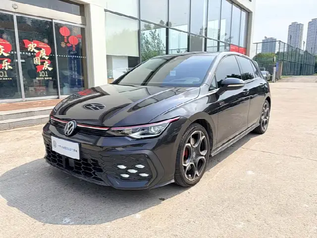 Volkswagen Golf GTI 2025, 15 200 км