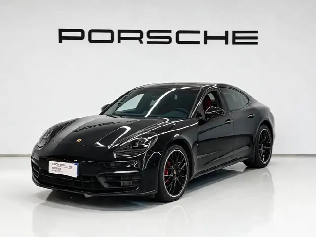 Porsche Panamera 2023, 24 900 км
