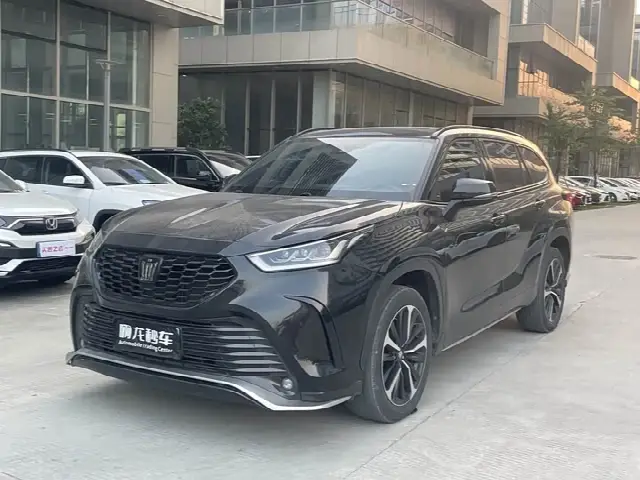 Toyota Crown Kluger 2022, 59 900 км