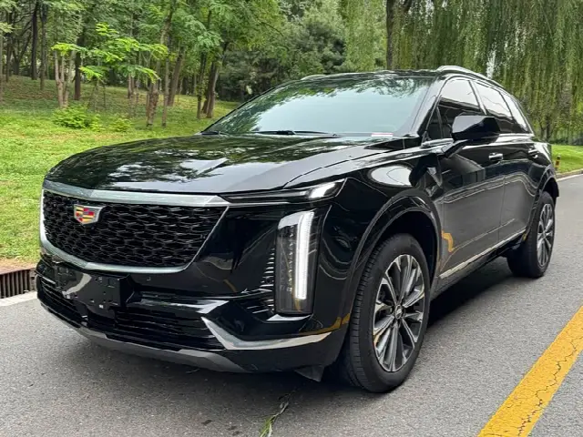 Cadillac XT5 2026, 8 000 км