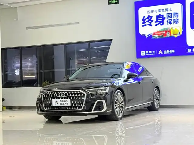 Audi A8 2023, 60 000 км