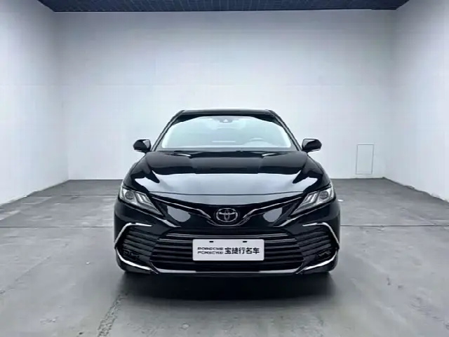 Toyota Camry 2021, 42 400 км