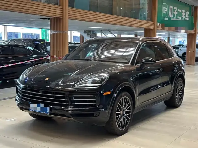 Porsche Cayenne 2023, 13 000 км