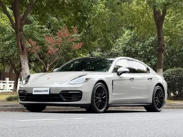 Porsche Panamera 2023, 17 000 км