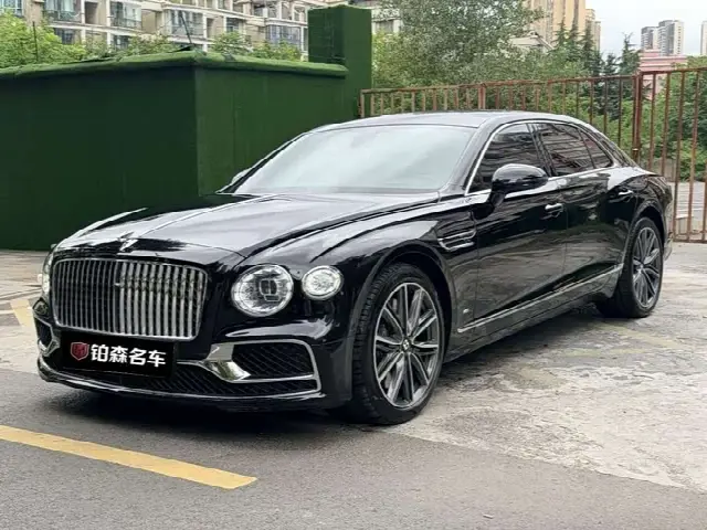 Bentley Flying Spur 2022, 29 000 км