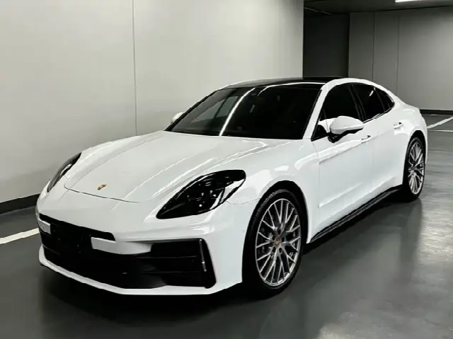 Porsche Panamera 2024, 21 000 км
