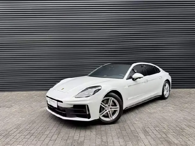Porsche Panamera 2024, 8 290 км