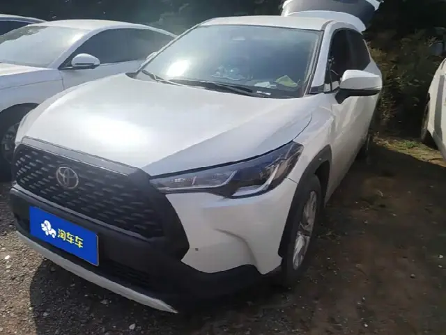 Toyota Corolla Cross 2023, 62 500 км